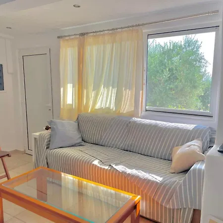 Gorgeous White Marsis In Paros Apartment Isterni (Paros)