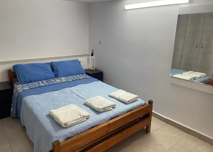 Gorgeous White Marsis In Paros * Isterni (Paros)