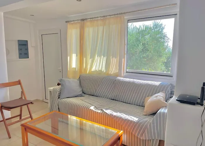 Gorgeous White Marsis In Paros Apartment Isterni (Paros)